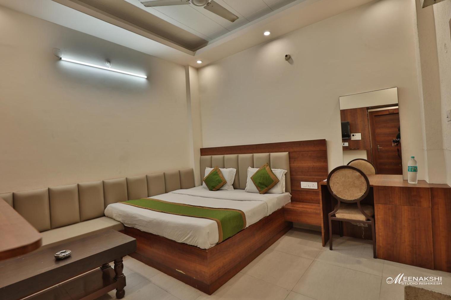 Hotel Haridev Roorkee Esterno foto