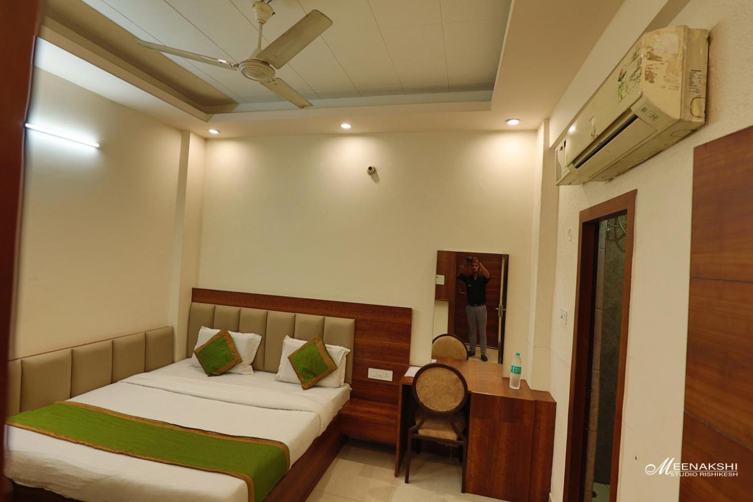 Hotel Haridev Roorkee Esterno foto